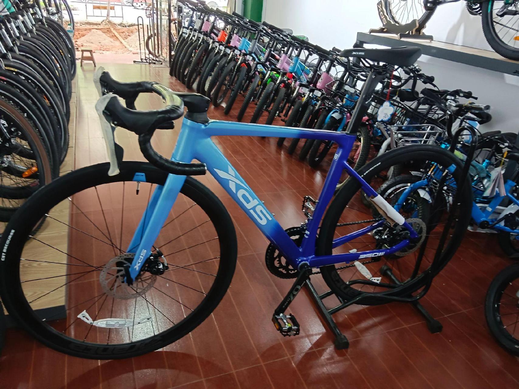 喜德盛rf350破风运动公路车.价格:3498元,净重:11.