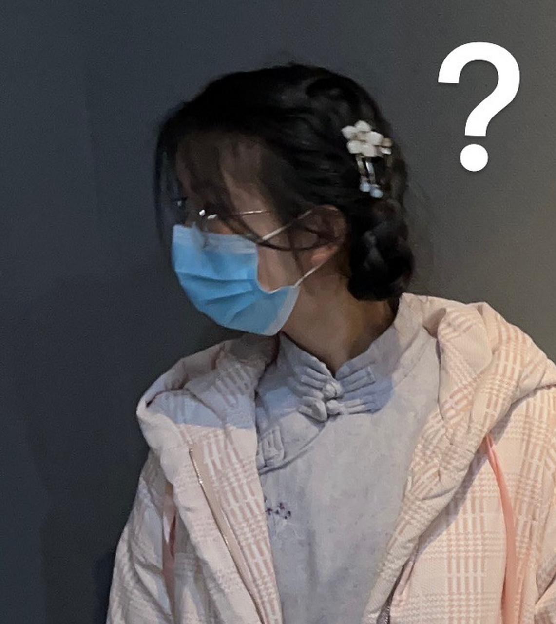 直男是懂怎么拍表情包的 在古城喊他当工具人的时候,我想着二十多年