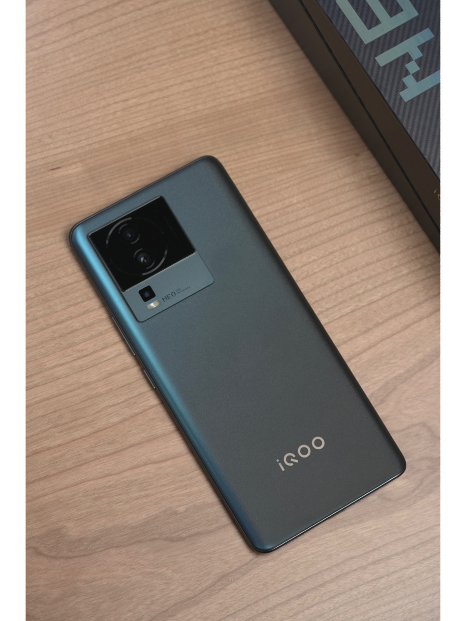 iqoo neo7竞速版「几何黑」 iqoo neo7竞速版「几何黑」配色开箱:不同
