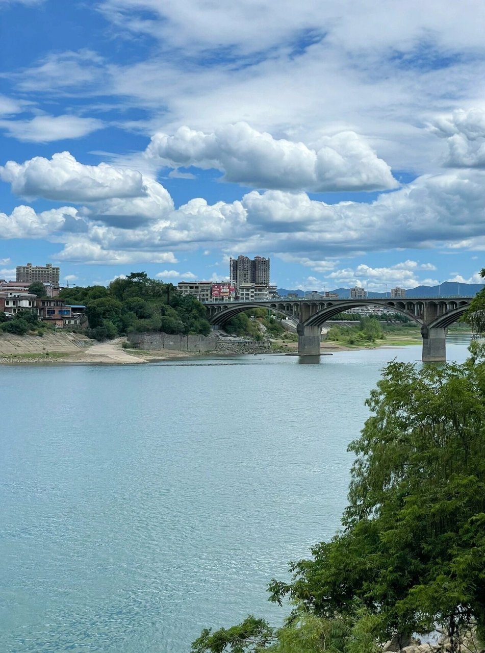 永州·浯溪碑林 开发于唐永泰二年,唐大历六年「大唐中兴颂」刻成