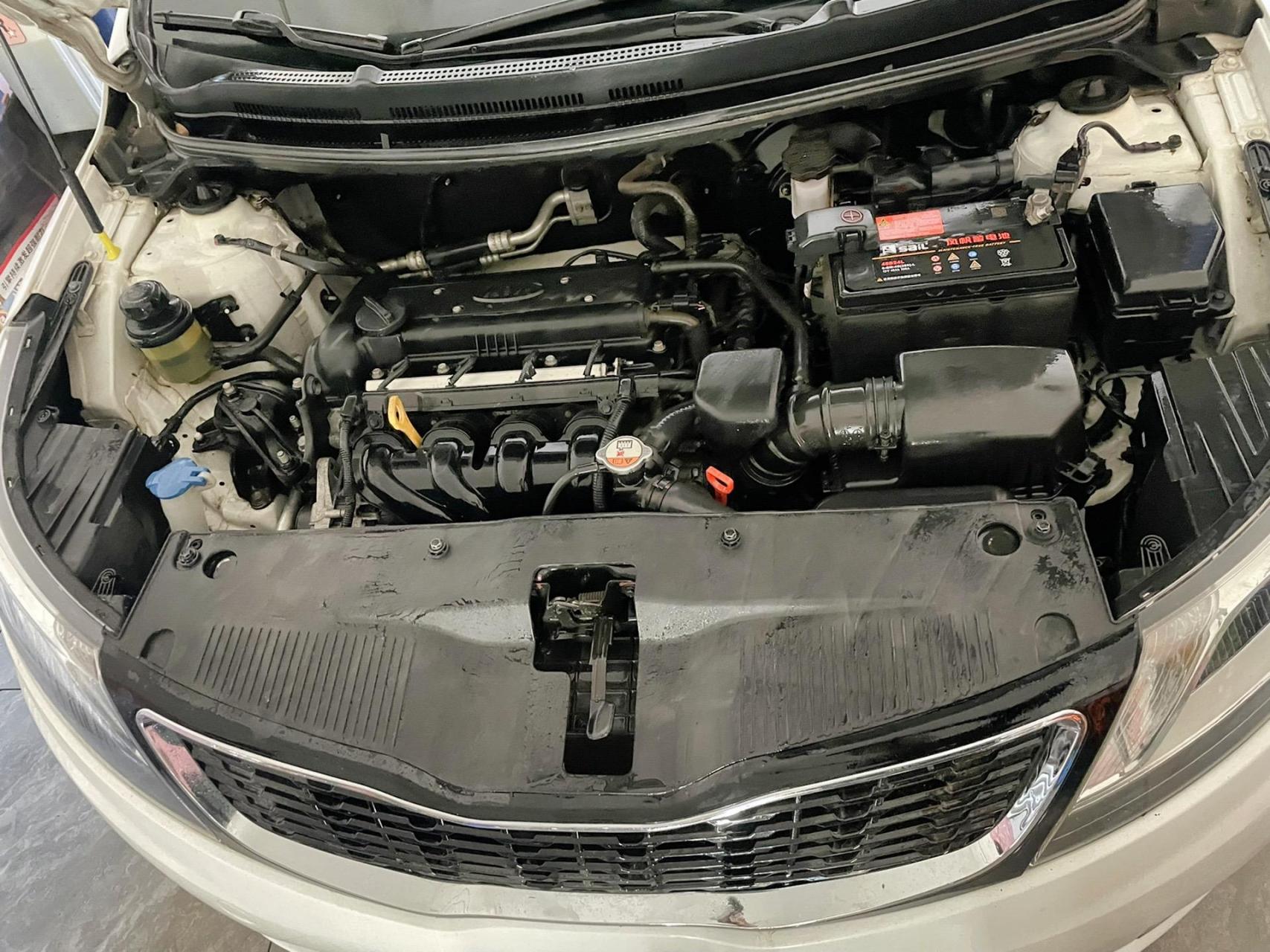 4周四 起亚k2保养更换曼格纳合成机油 更换滤芯 免费清洗发动机舱 !