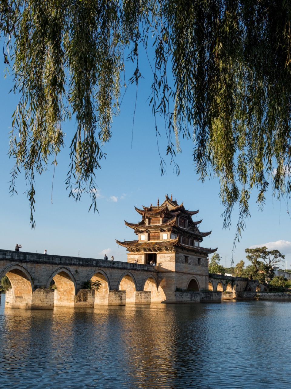 建水有座双龙桥,是国内仅存的"17孔桥" 云南建水双龙桥,俗称"十七孔桥