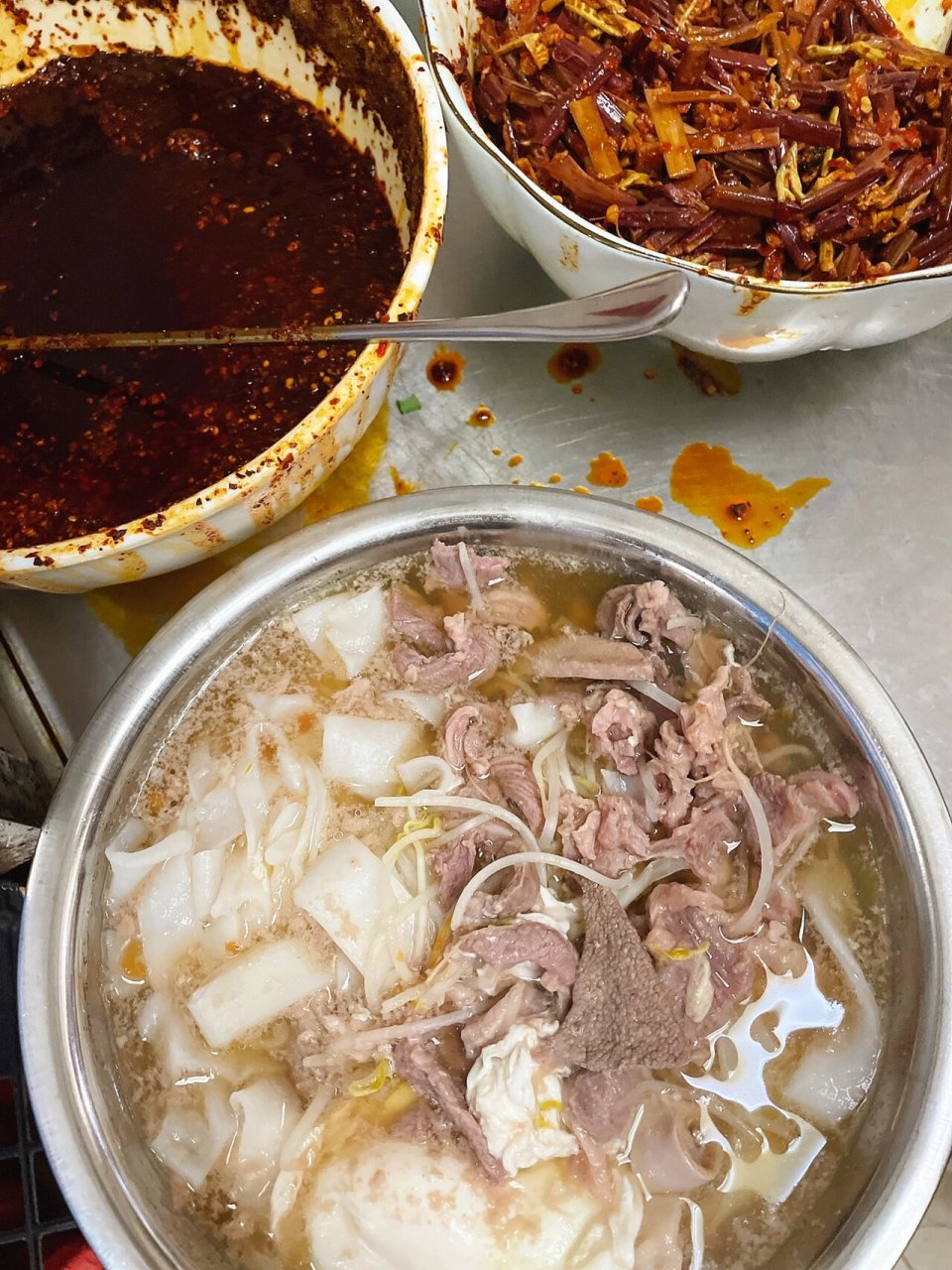 全南宁最好吃的河池煮粉!六鲜 隔山肉!