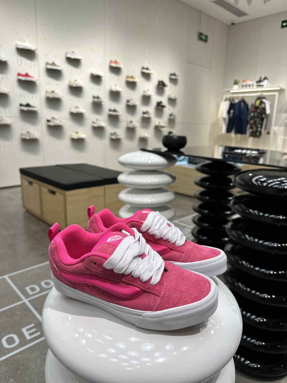 vans 新配色面包鞋92 这不纯纯辣妹粉嘛不要太辣 白鞋带 荧光粉 搭