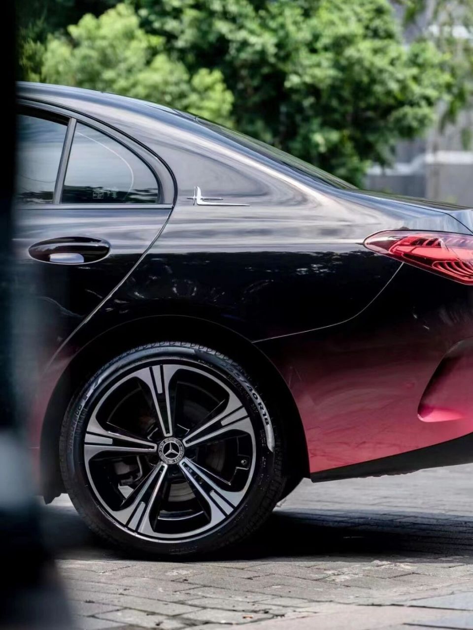 奔驰西改色–黑红渐变 超级超级帅的一款定制涂装膜,你心动了吗?