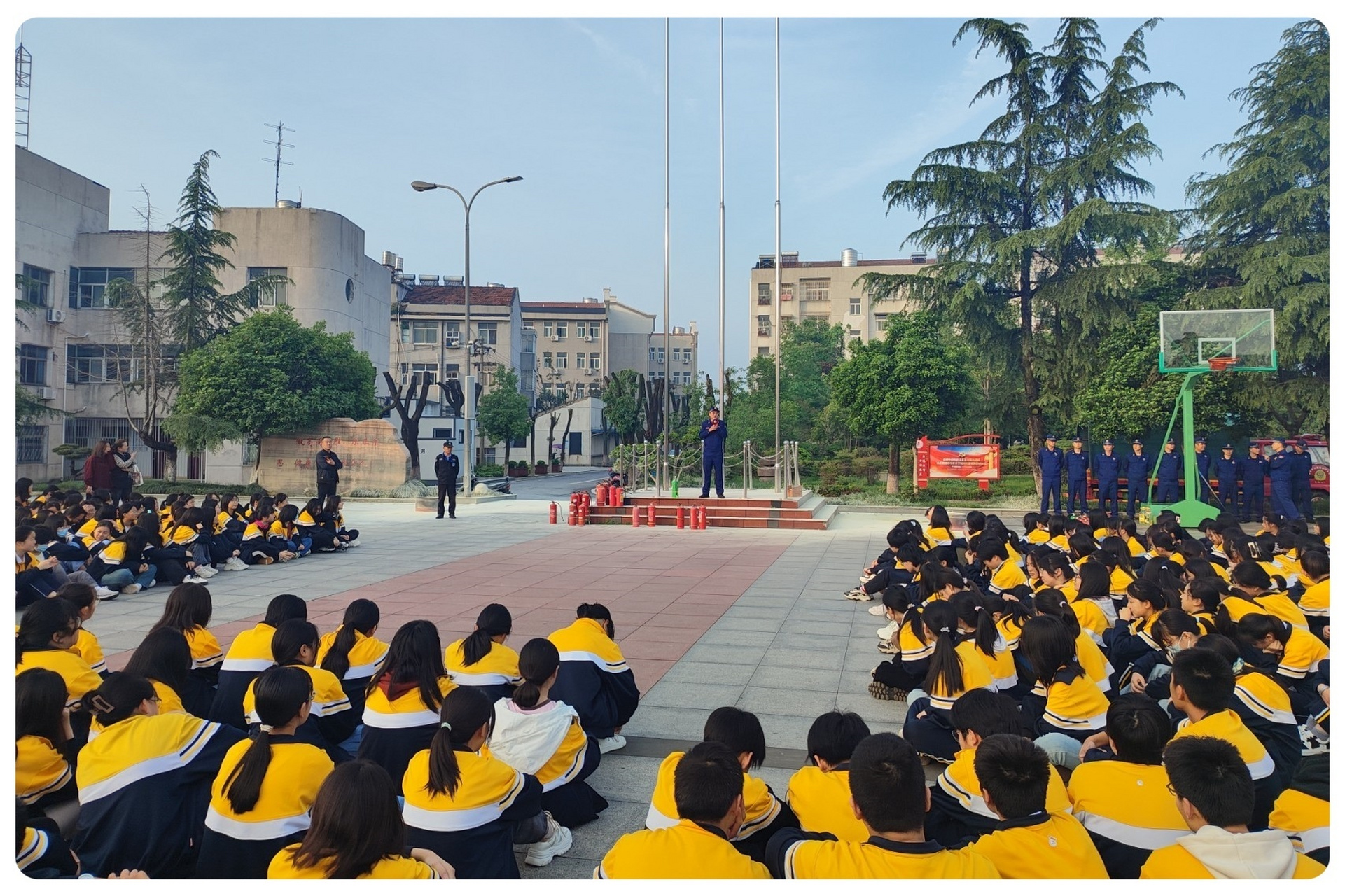 武汉消防触手可及# 4月20日,仓埠消防救援站到武汉市新洲区第二中 