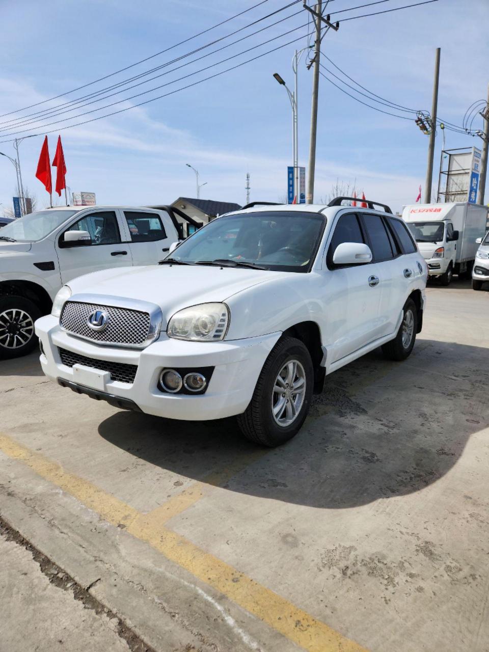 新到一台2014年1月上牌的华泰圣达菲,手动单油,审车保险费用遥远,上手