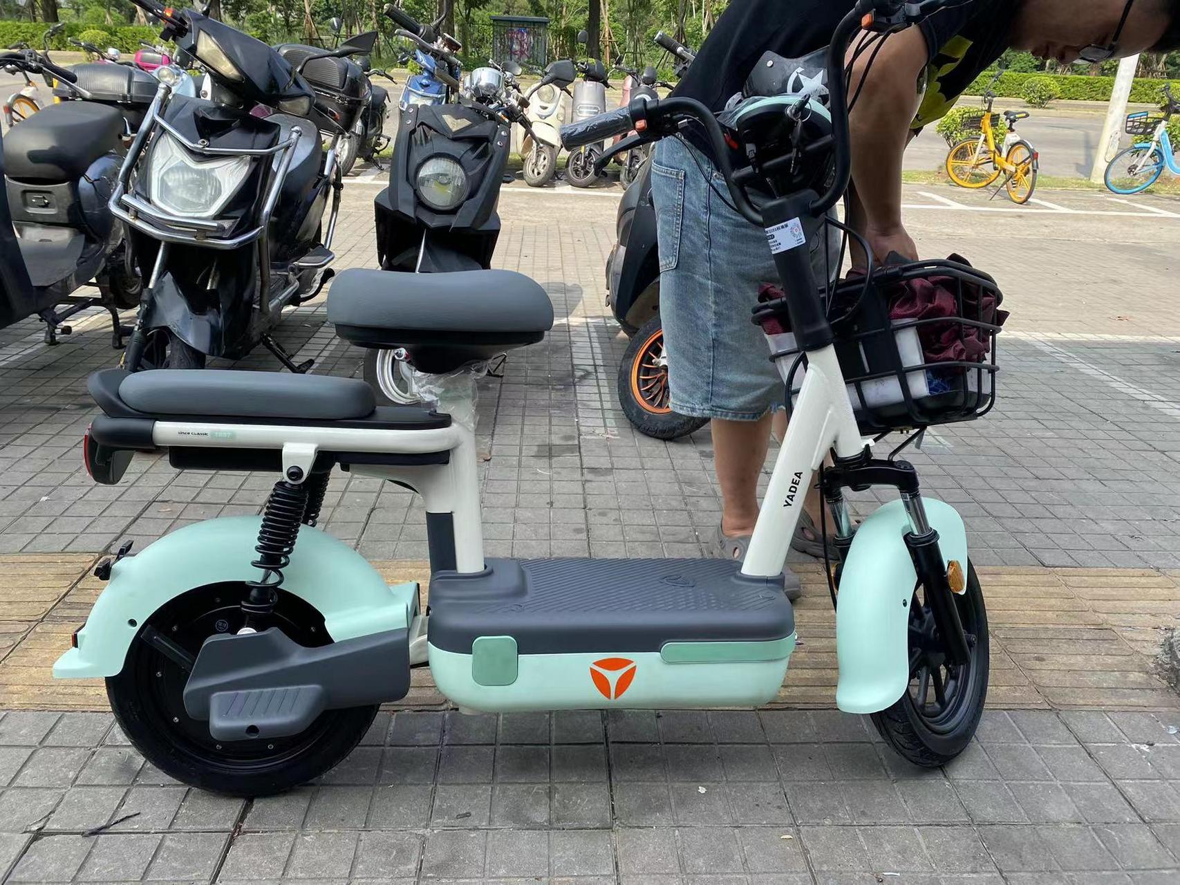 雅迪乐糖 福州雅迪新款车型 48v12a雅迪原装电瓶 颜值超高 续航四五十