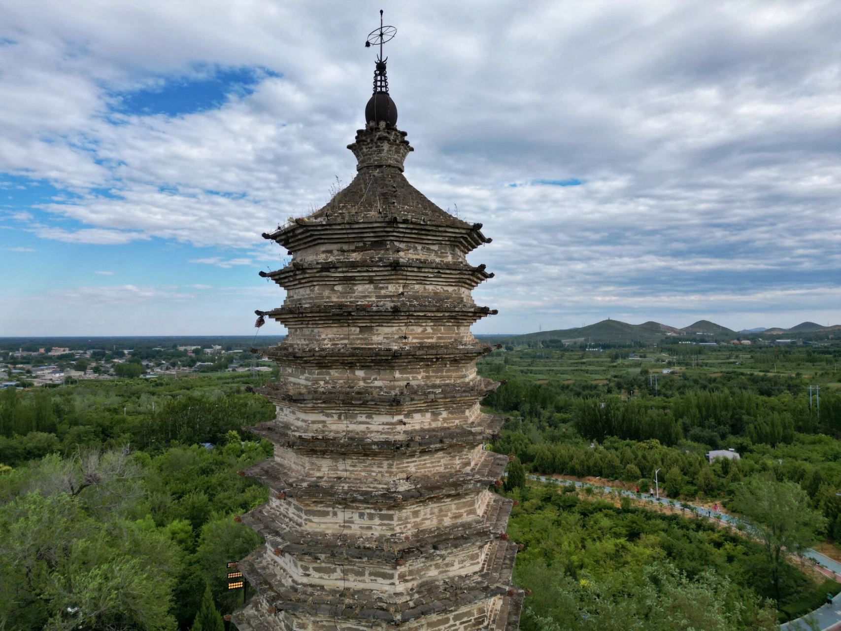 河北的古塔-易县圣塔院塔(荆轲塔) "风萧萧兮易水寒,壮士一去兮不复还