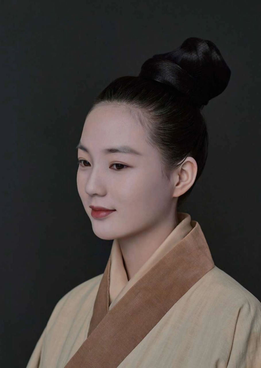 📖古代妆容|从先秦至明朝妆容复原图 ☘️图1:先秦素妆 ☘ 1