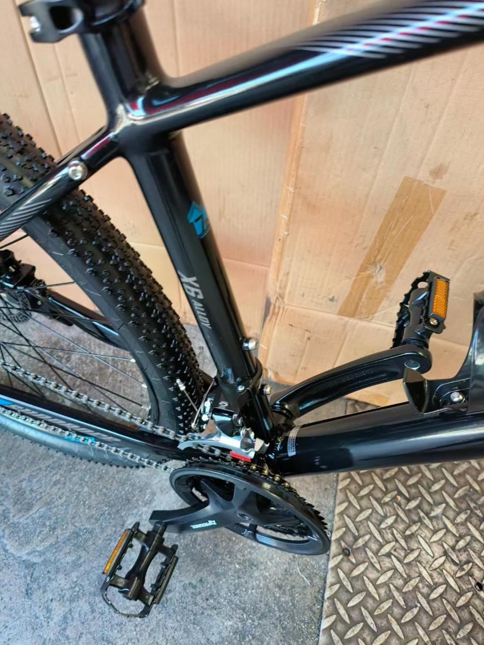 喜德盛逐日700,双油碟27速,前叉带锁死,车架17寸,成色很新,1699