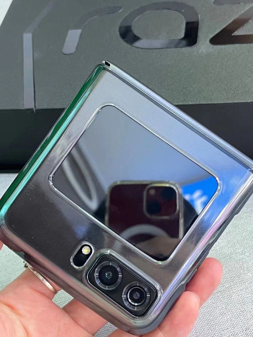 最新款摩托罗拉 最新款摩托罗拉 刀锋razr2022 8 256g 5g折叠屏