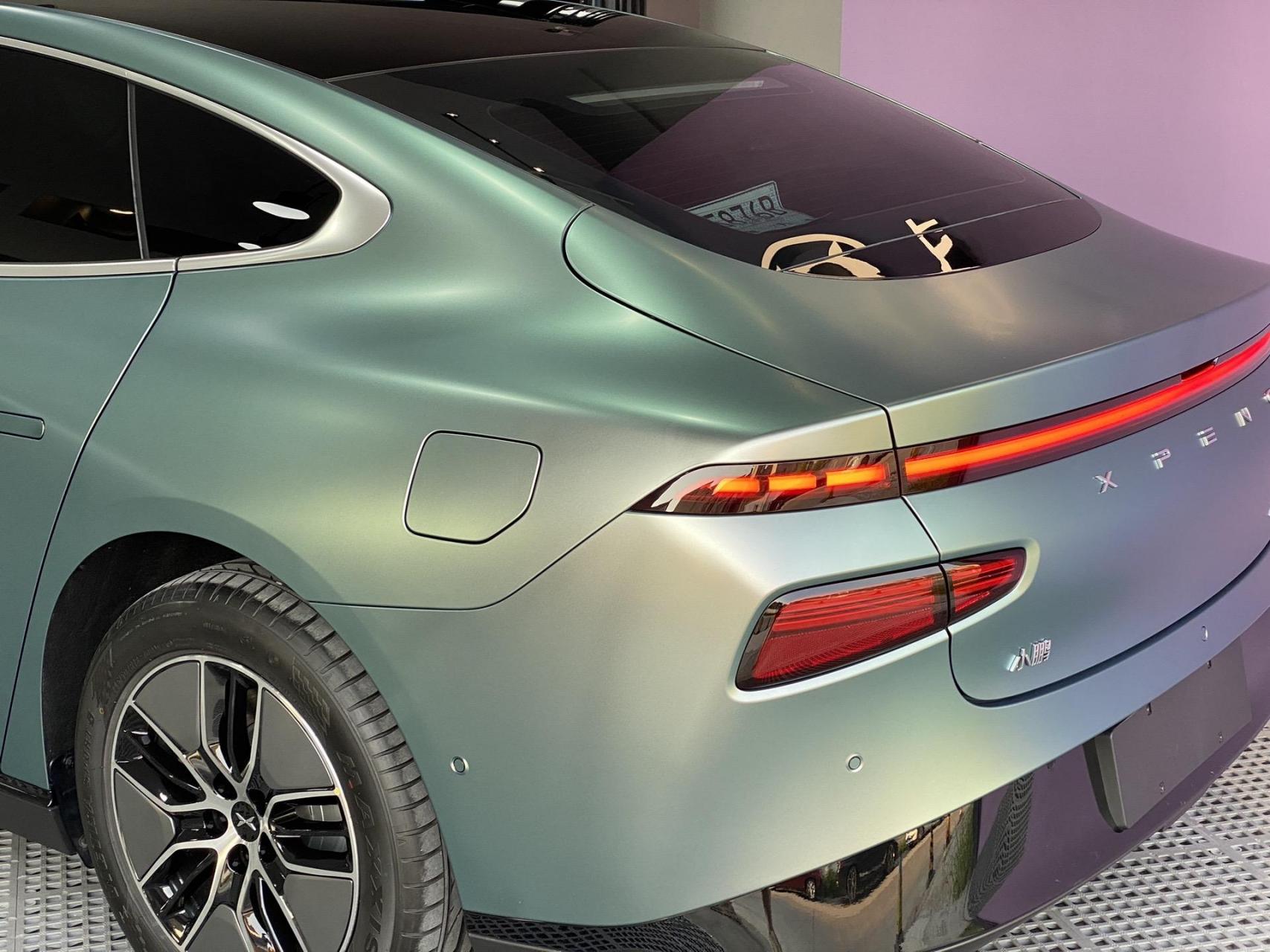 小鹏p7&哑光星际绿,自研开发原厂色系,你喜欢吗花都改色贴膜 小鹏p7改