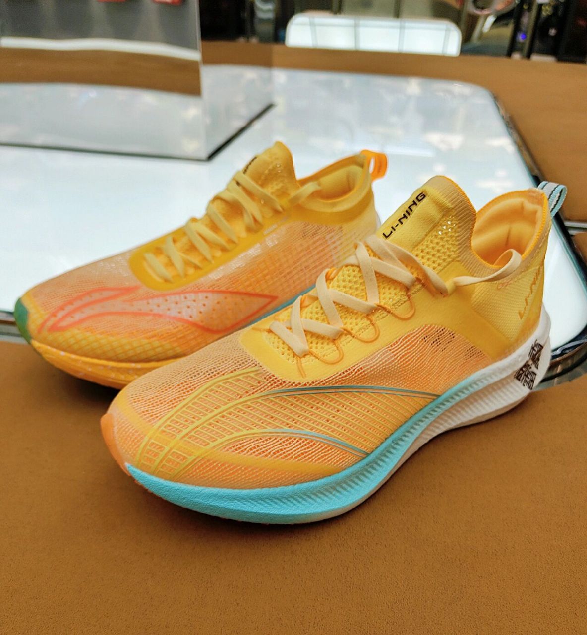 97发售价:1299李宁 飞电challenger 90发售价:2099李宁 飞电2.