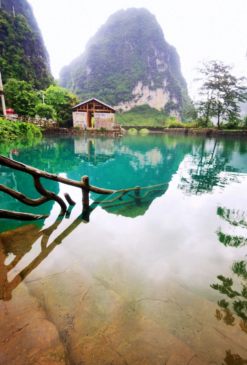 广西很多天窗都在都安,我之前看过的一些天窗都是洞口很小,没有缓坡的