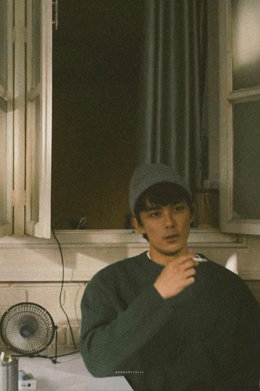 吴磊不虚此行抽烟饭修# 吴磊《不虚此行》抽烟饭修,一个字:绝!