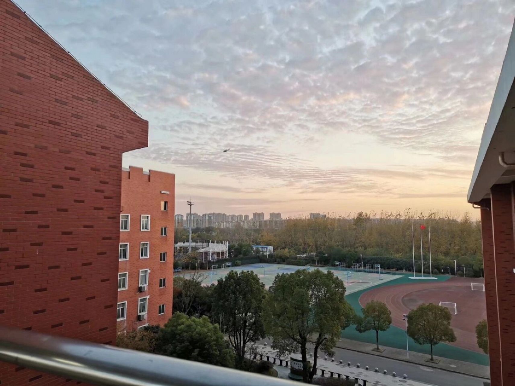 南京市天印高级中学 可能怀念的不止2018年的夏天,怀念的还有2016和