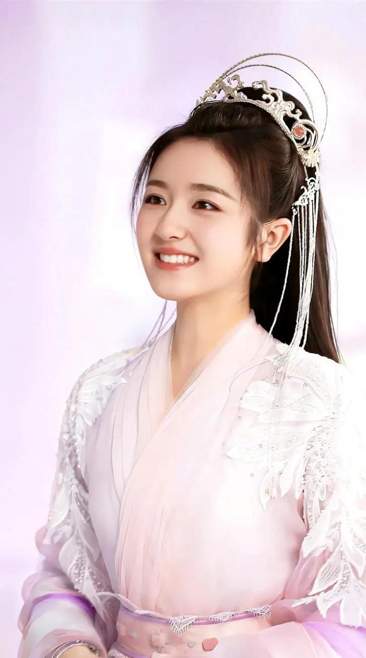 李兰迪最近两年电视剧都可以上星播出,资源真好!  娱乐