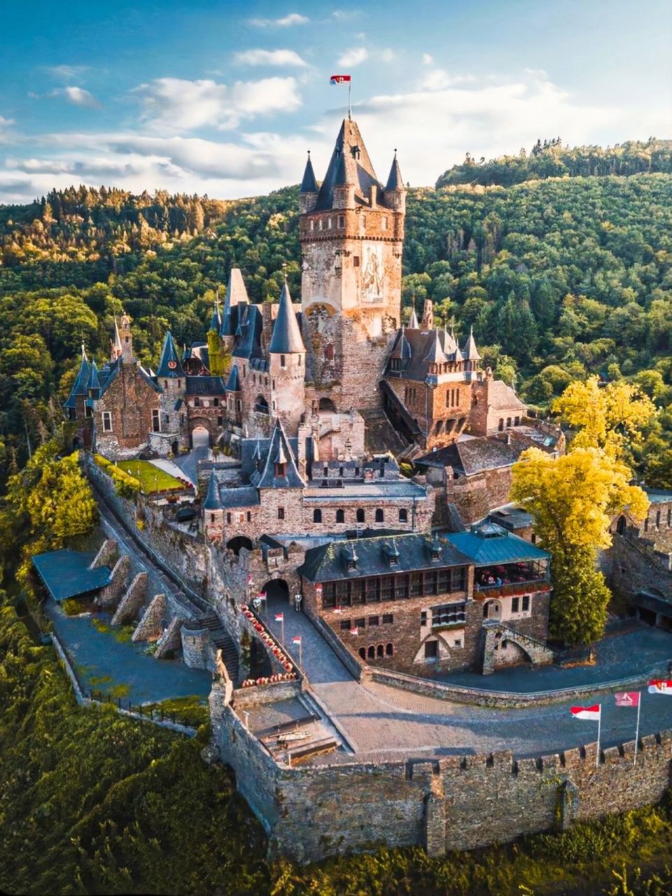 科赫姆城堡|德国哥特式建筑的代表作78 莱克斯堡城堡也被称为科赫姆