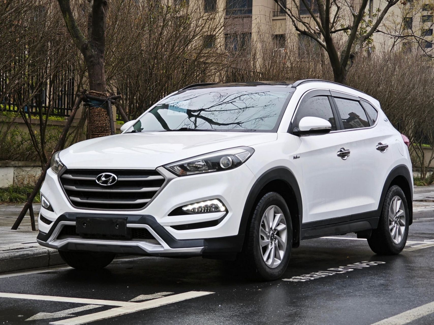 现代途胜  现代途胜2018款1.6t双离合两驱15周年特别版8.90万8.