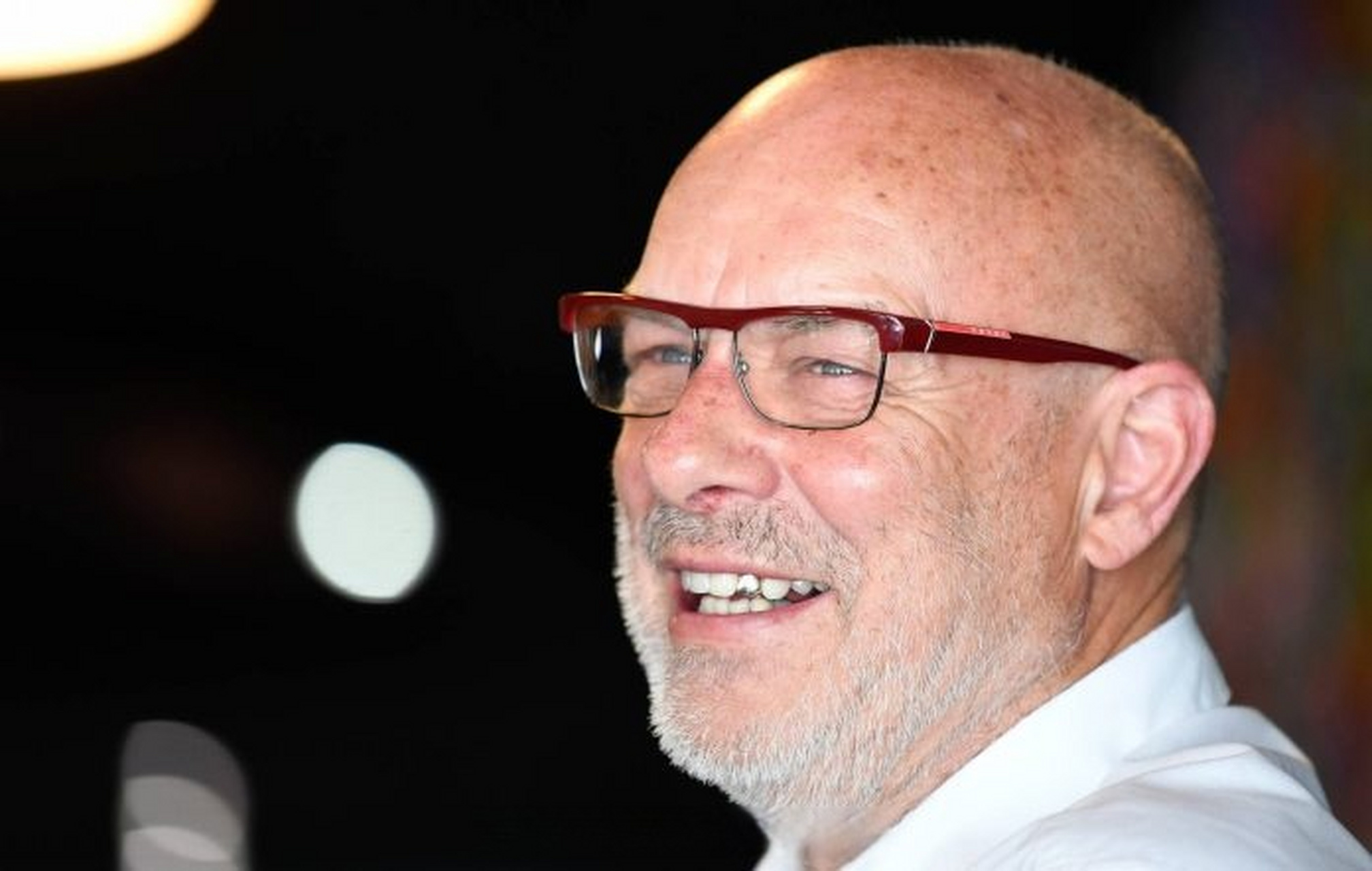 6月5日,brian eno宣布今年秋天将进行欧洲巡演,这是他50年职业生涯中