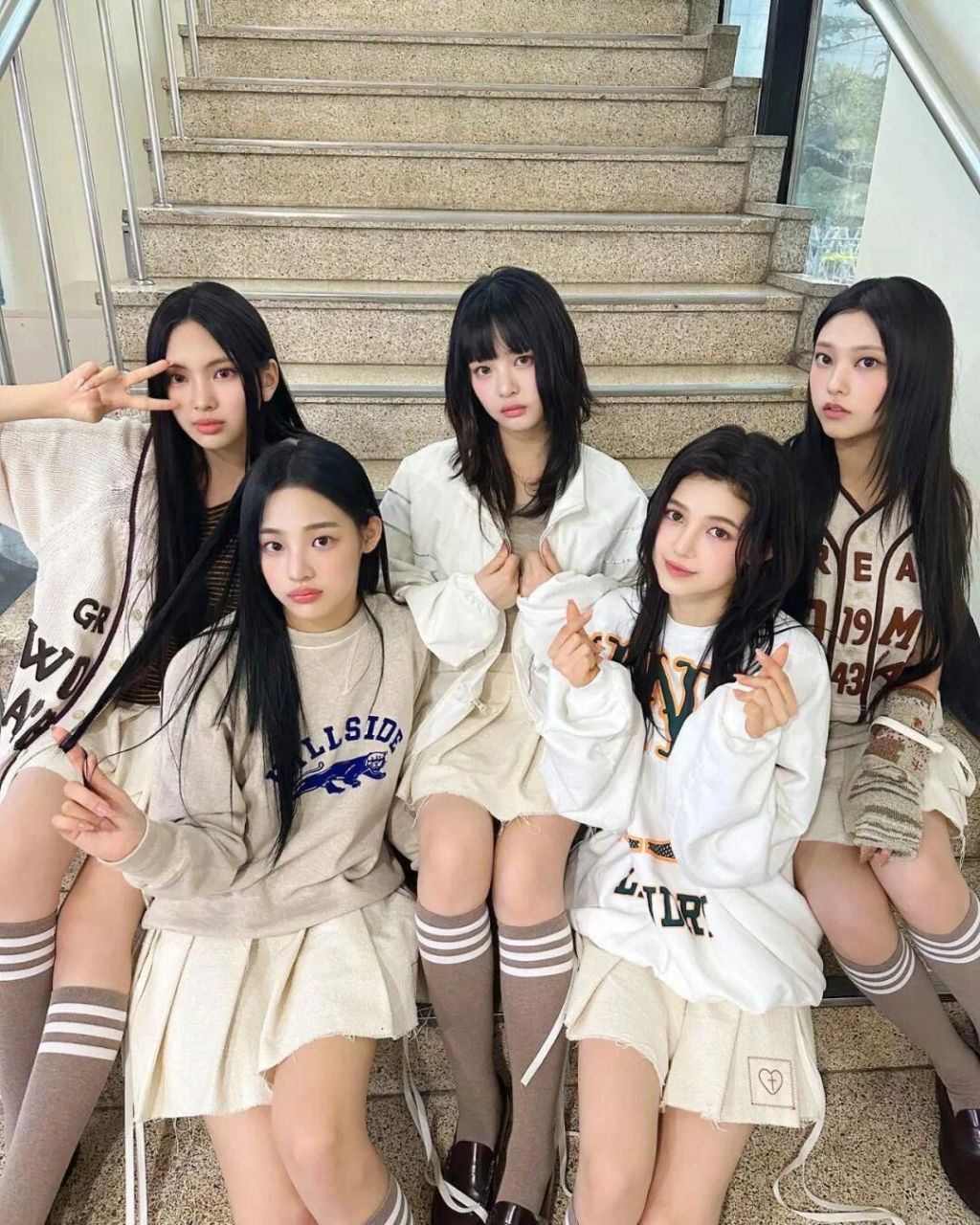 new jeans 新生代kpop圈"顶流"女团 99韩国目前最具人气的偶像团体