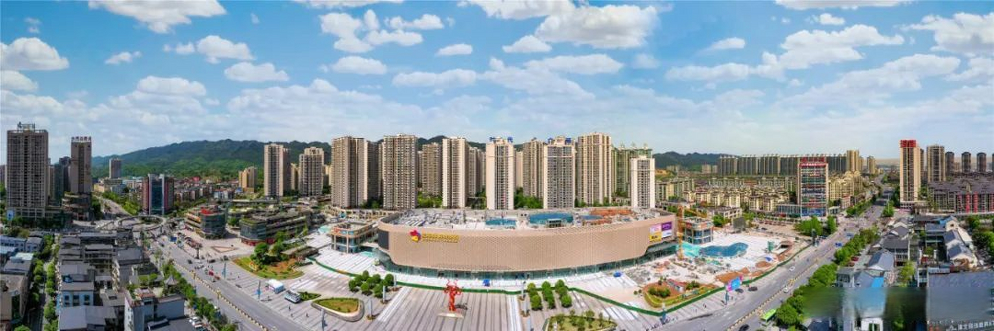 【江津双福爱琴海购物公园6月25日正式开业 】6月16日,记者从重庆市