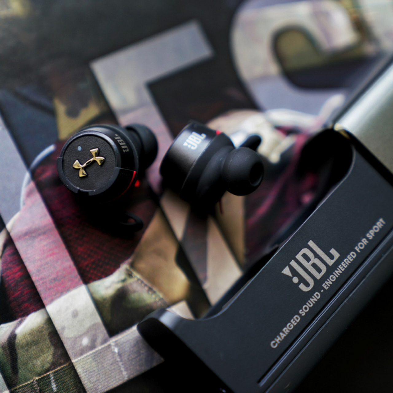 极品好物推荐 看看新玩意,安德玛和jbl联名出品的运动耳机.还不错哦.