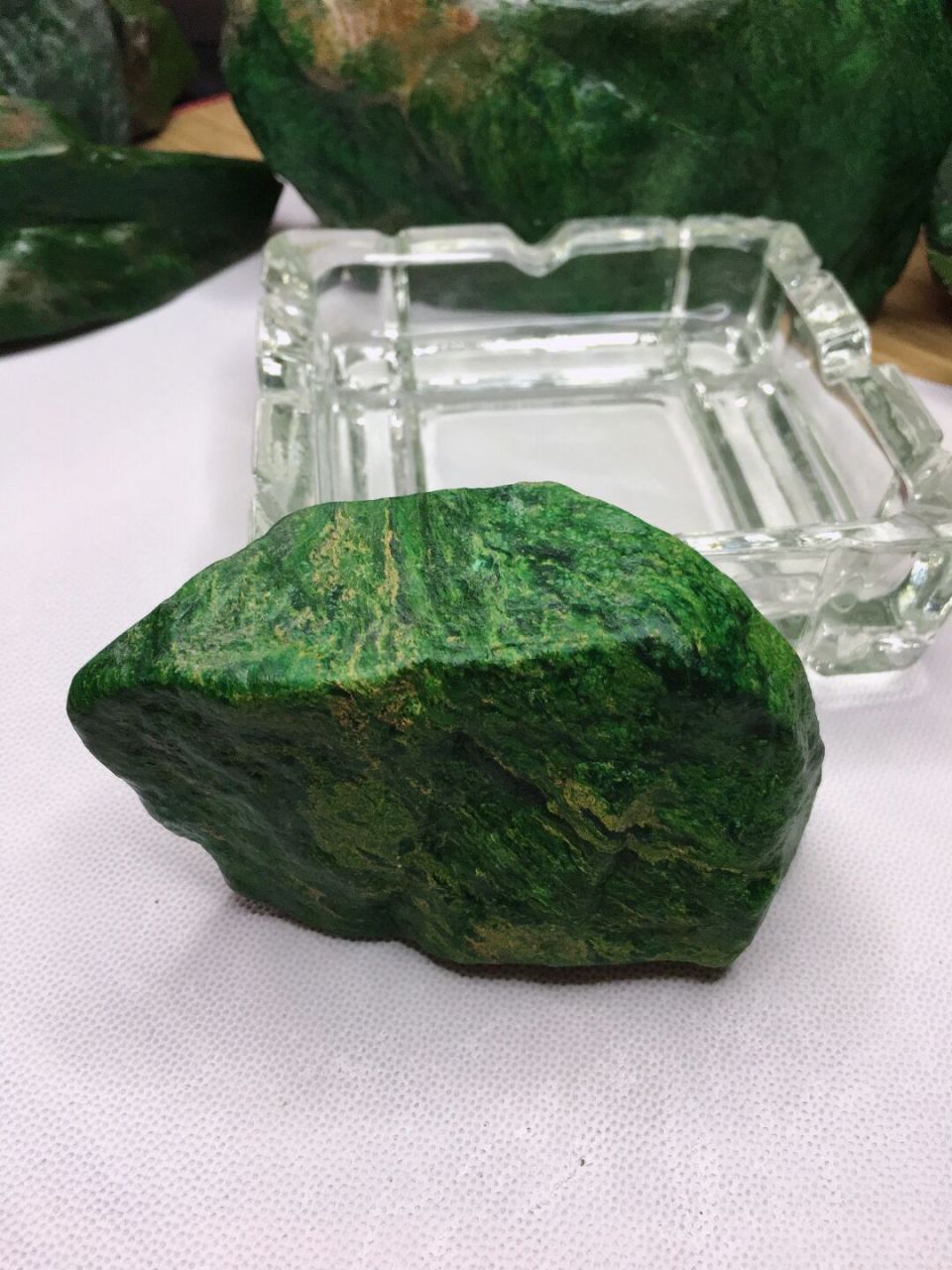 广绿玉石天然#原石# #广绿玉