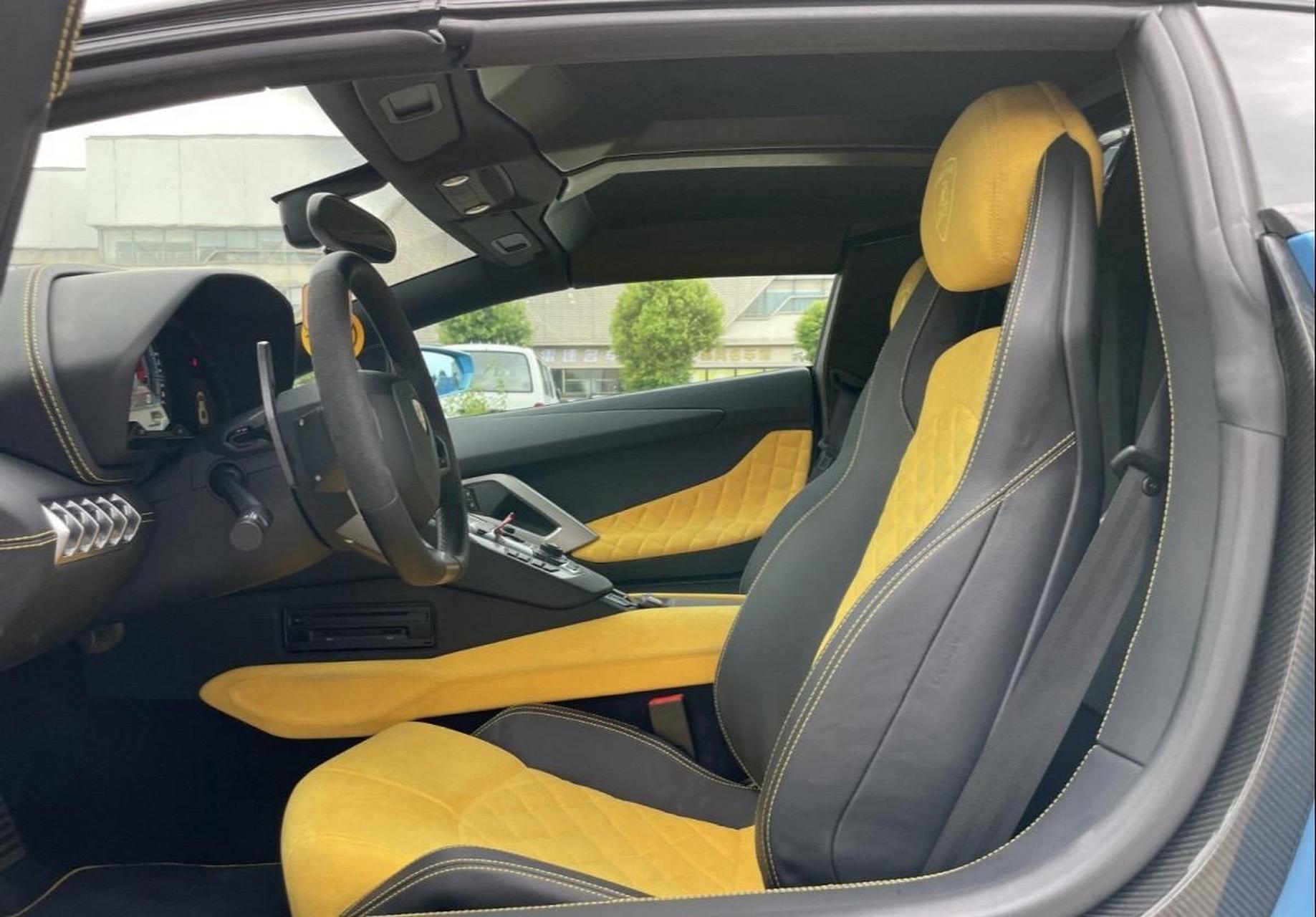 兰博基尼reventon740敞篷 上牌日期:2018年9月 车辆车型:跑车 车辆