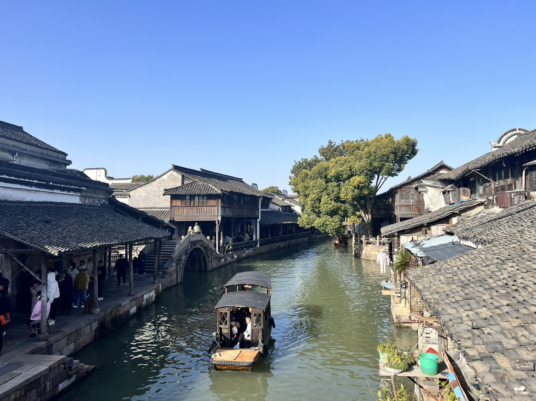 白天东栅 晚上西栅 吃东西要去南栅 二刷乌镇 这两天把东栅 西栅
