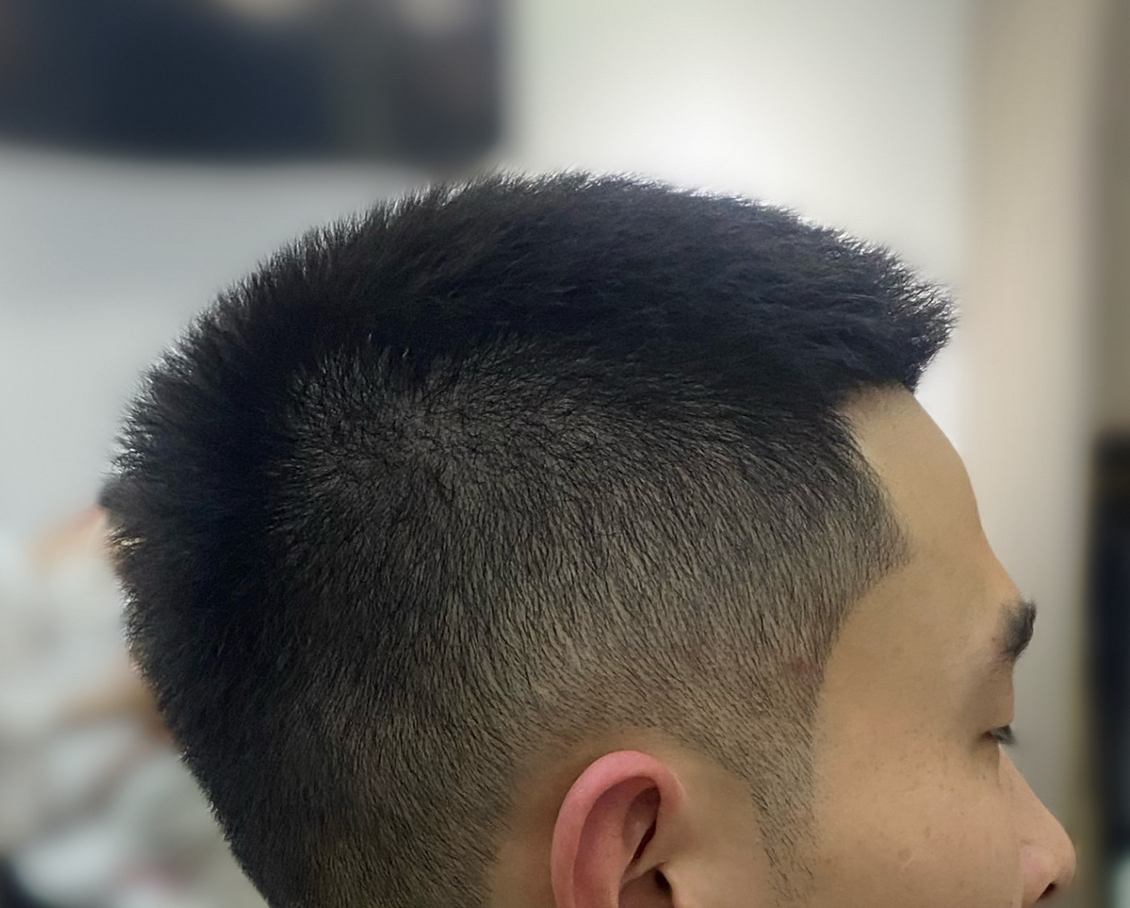 男生中式圆寸 中式圆寸能很好的协调头型问题,建议头型不好的剪圆寸不