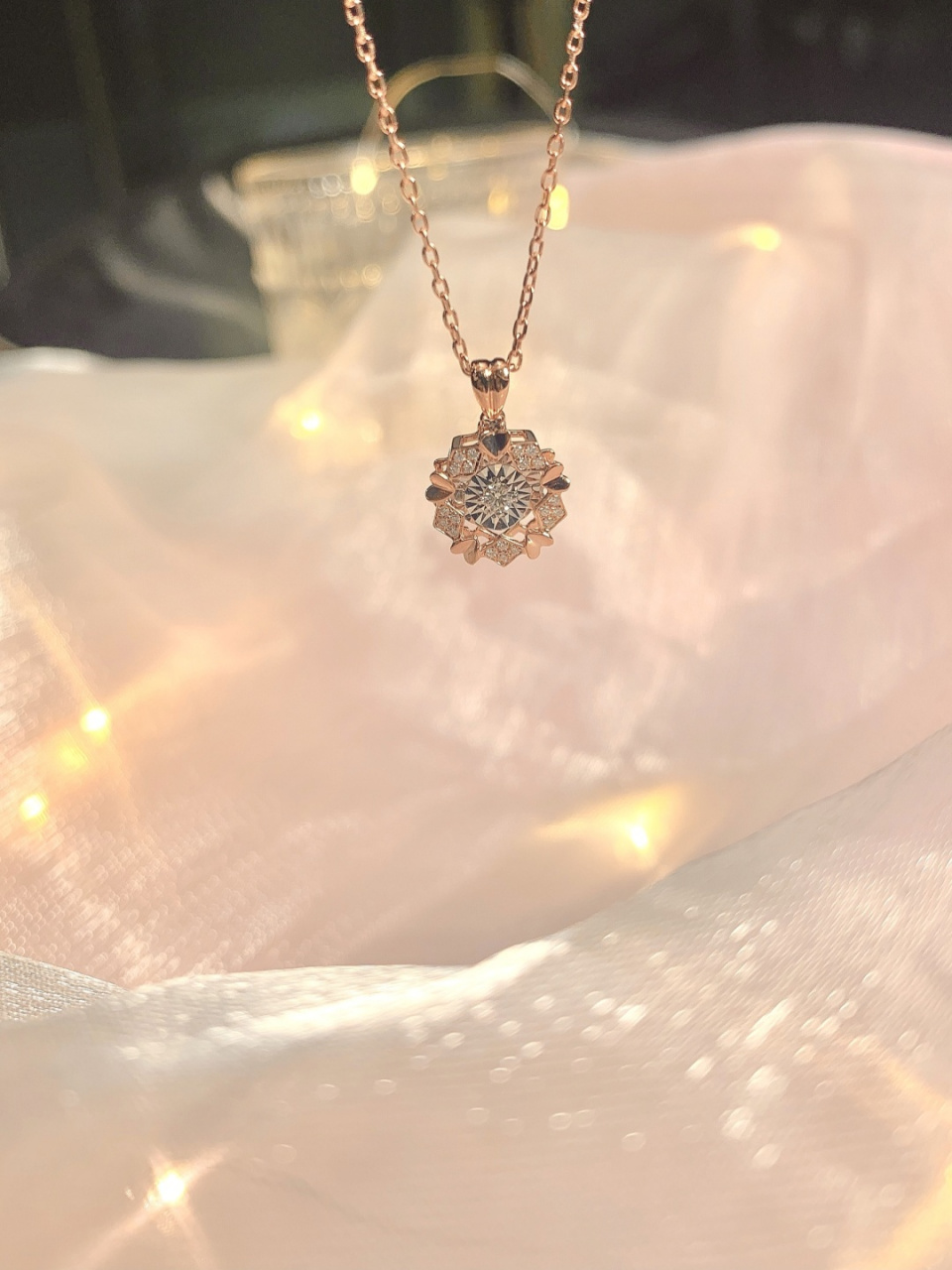 告白必备宝藏饰品,跳动的心95 吊坠如精致唯美的雪花一般 7615