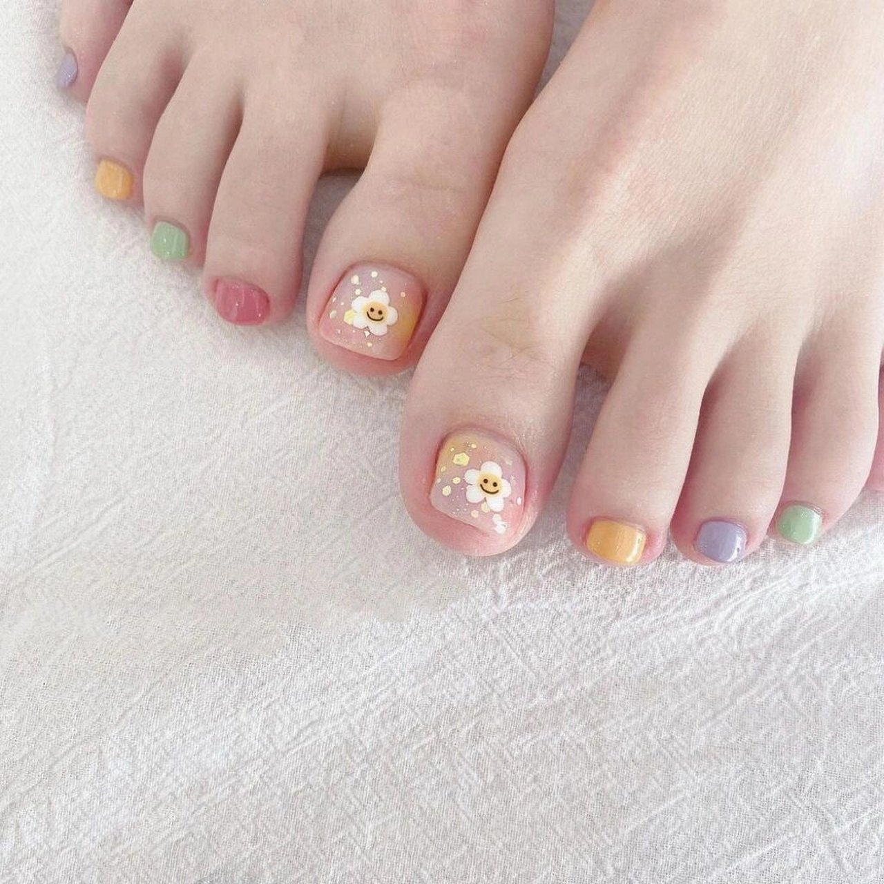 【夏天美足】这么可爱的小脚丫谁能拒绝