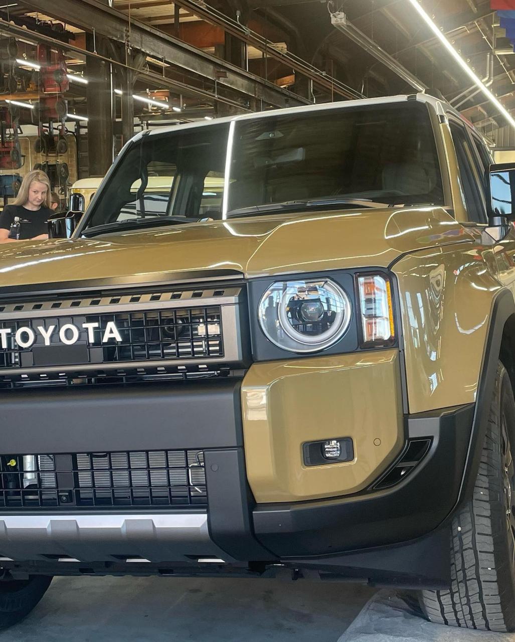 黄白双拼色,经典普拉多新设计!2024款新款普拉多lc250,主推2.