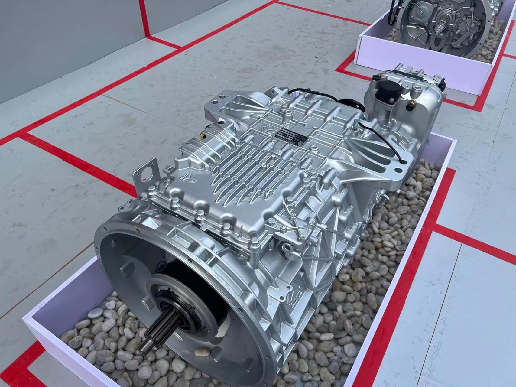 重汽集成式自动挡变速箱,自主研发才是硬道理,没有什么所谓的弯道超车