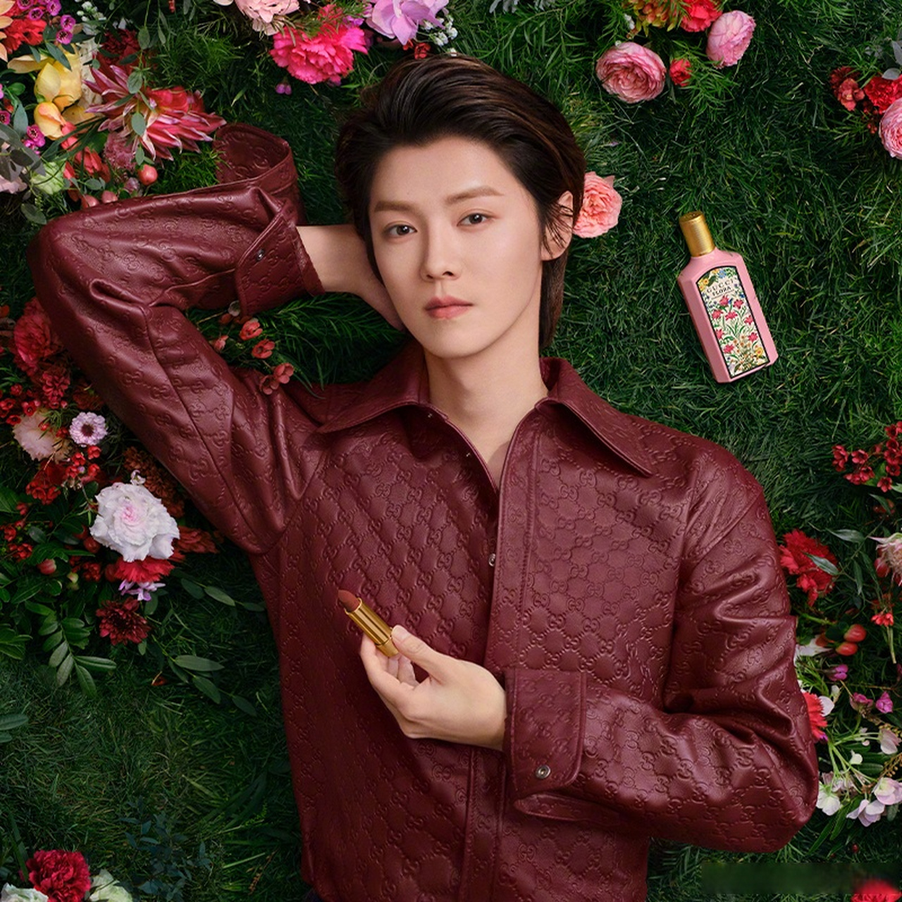 与gucci品牌代言人鹿晗,共游绮梦花海,倾色爱意悄然盛放.