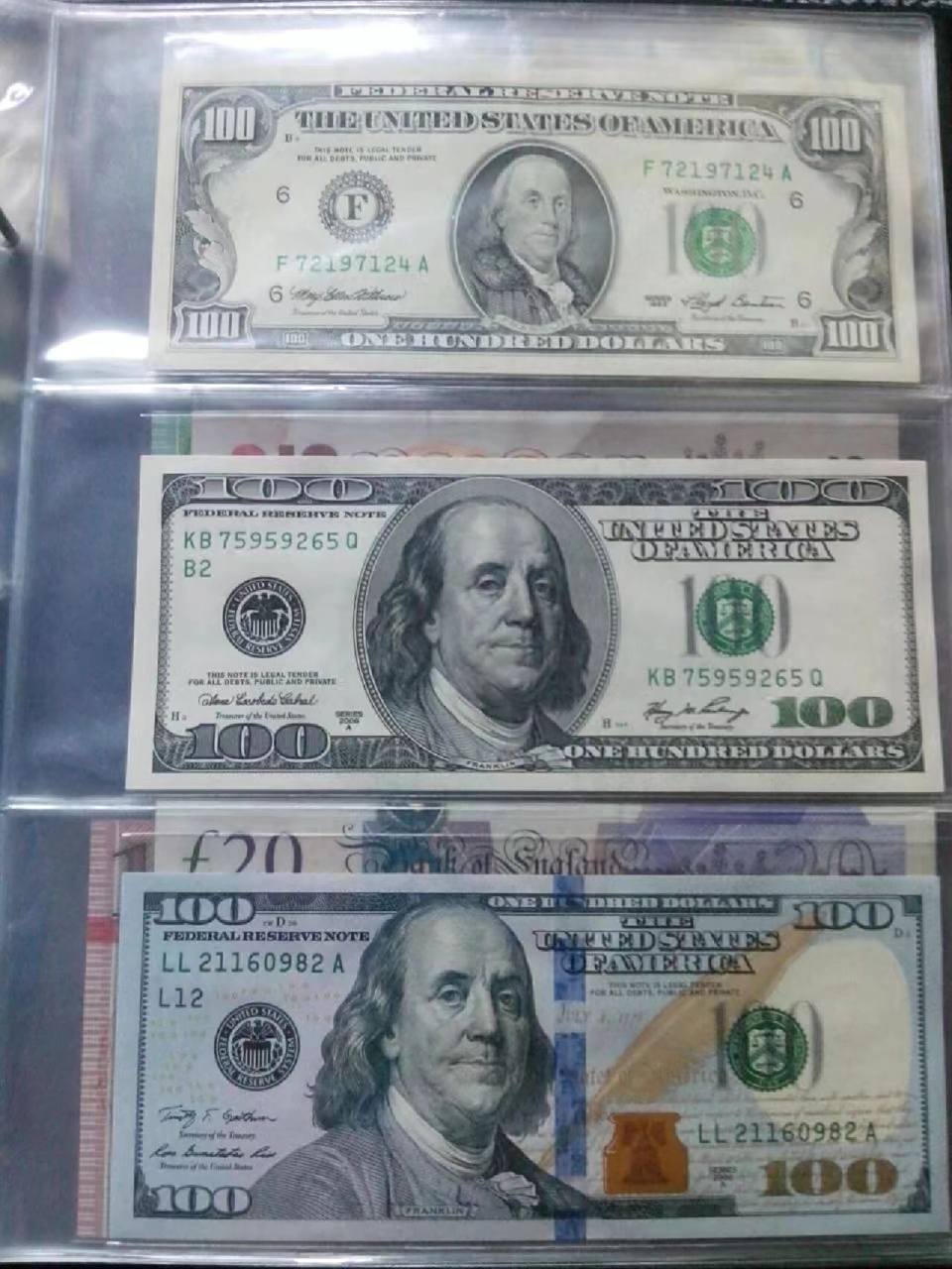 叁个版本的~100美元.