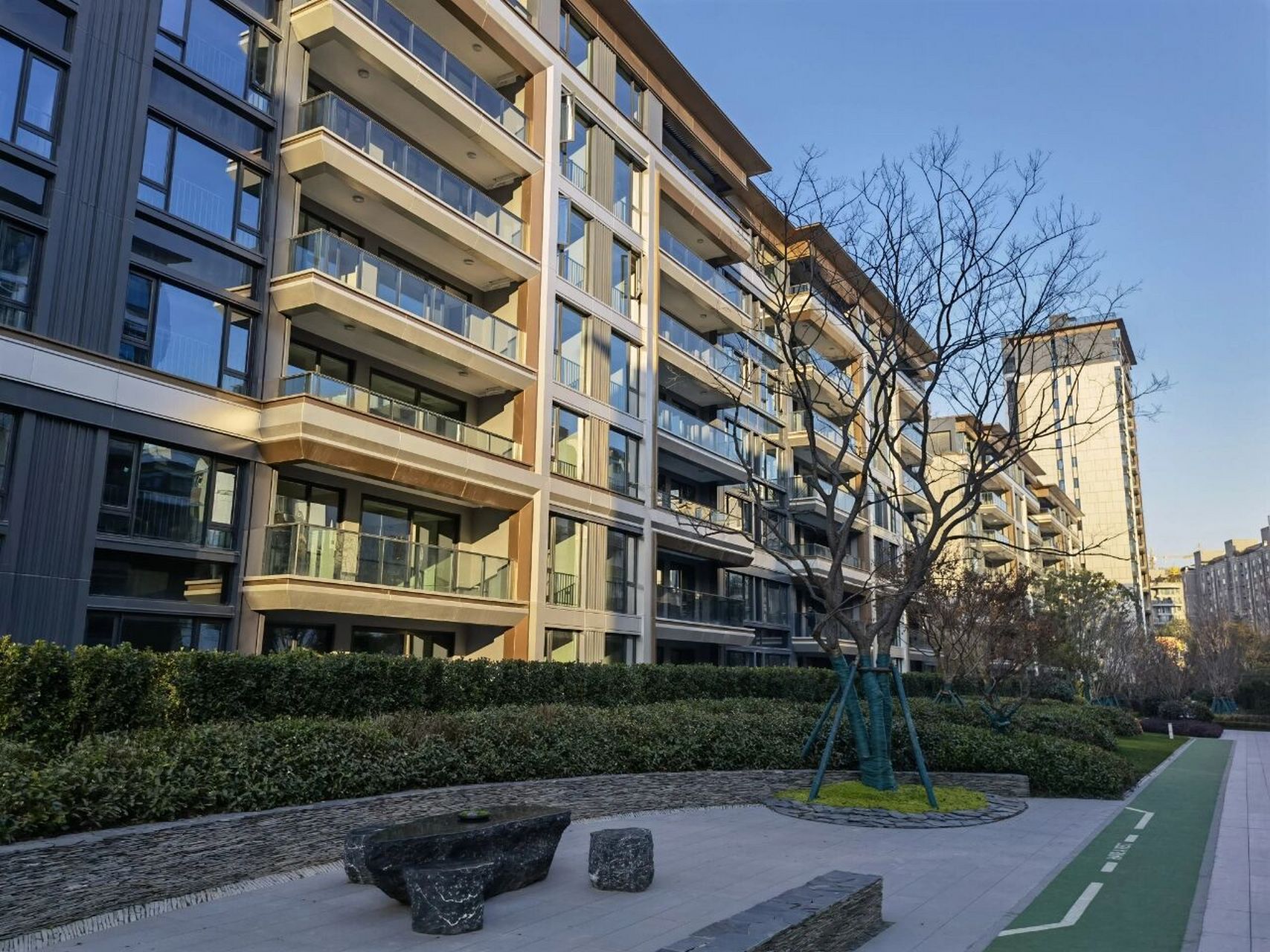 黄龙云起交付测评 园区规划:7分 小区体量不大,但还搞了高低配,又有