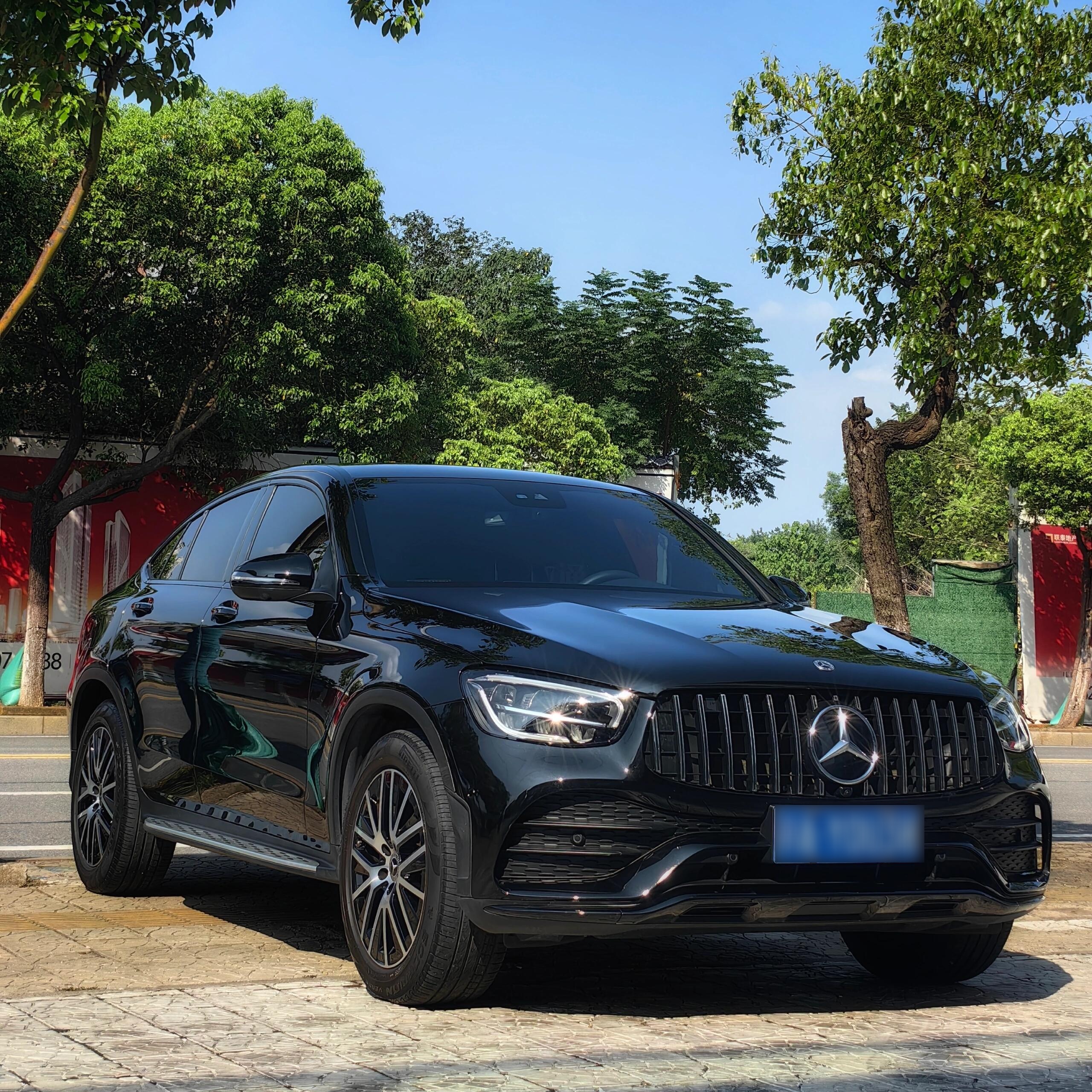 奔驰轿跑glc300轿跑