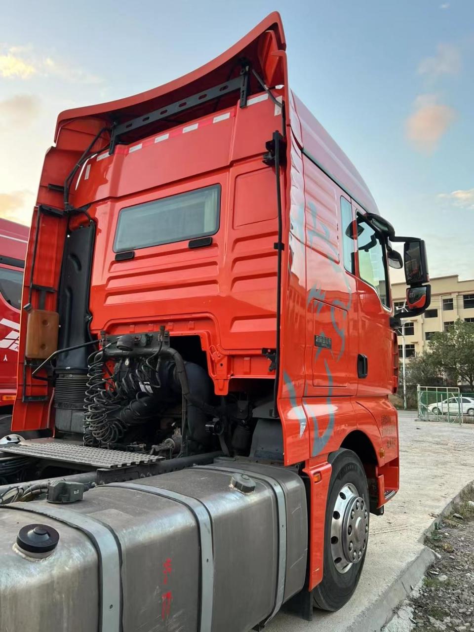 最新到店,,汕德卡21年5月480马力,手动挡3.7速比,大保险同步,轮胎新8.