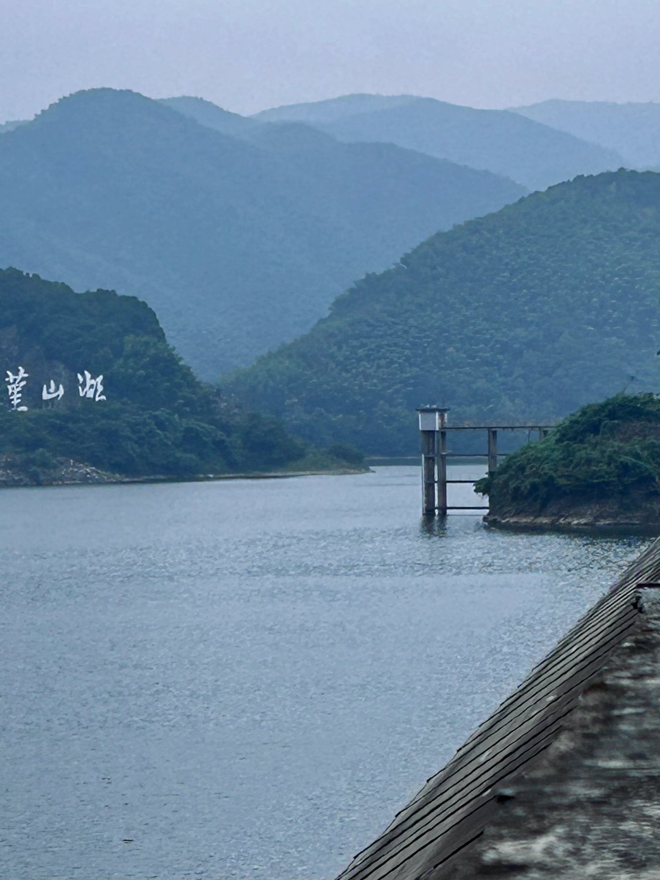 宁波鄞州塘溪|梅溪水库(堇山湖) 梅溪水库大坝位于塘溪镇沙村,始建于