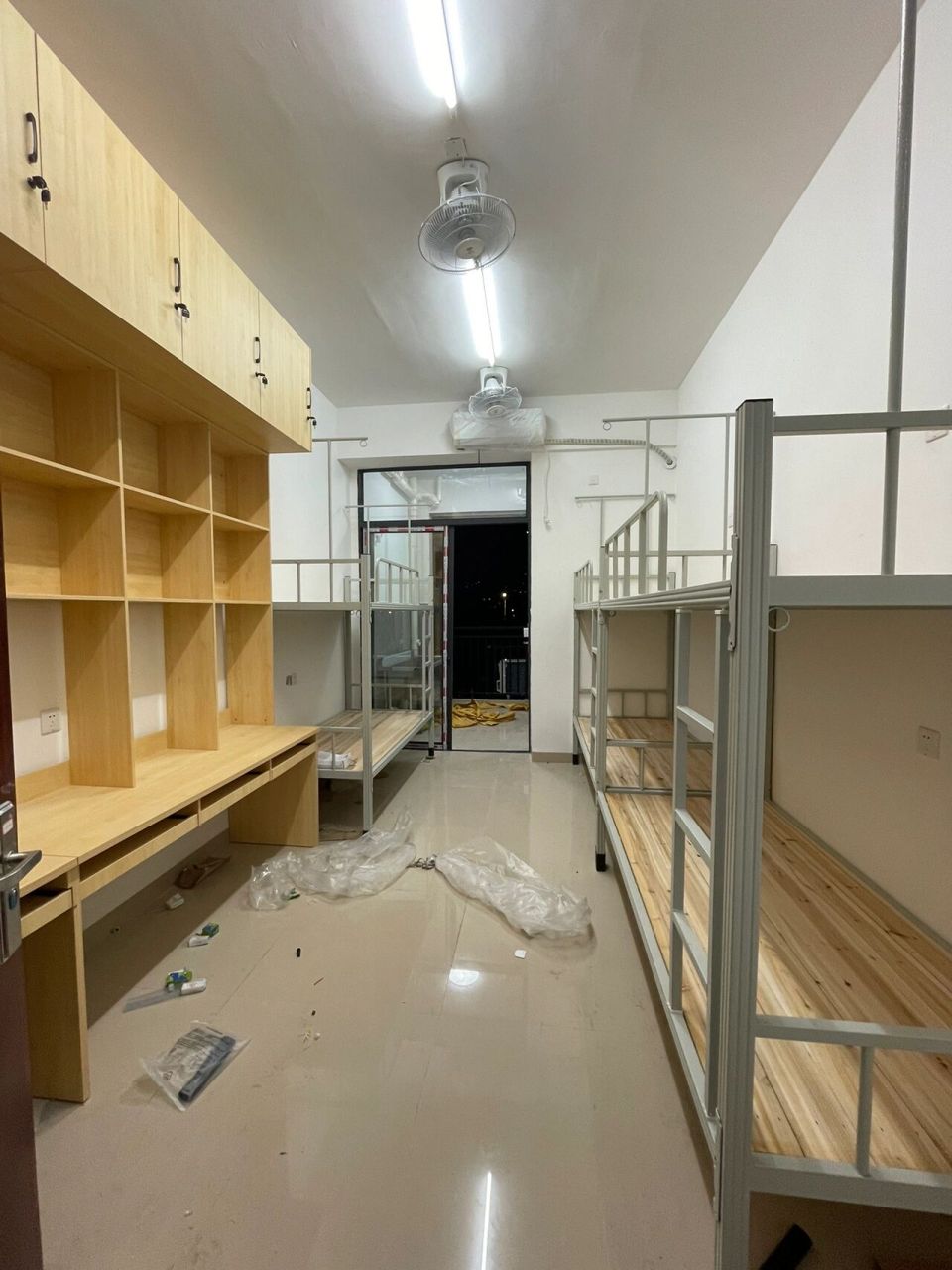 广西职业师范学院宿舍罗文校区5678栋 图为5678栋,住习惯了都一样 有