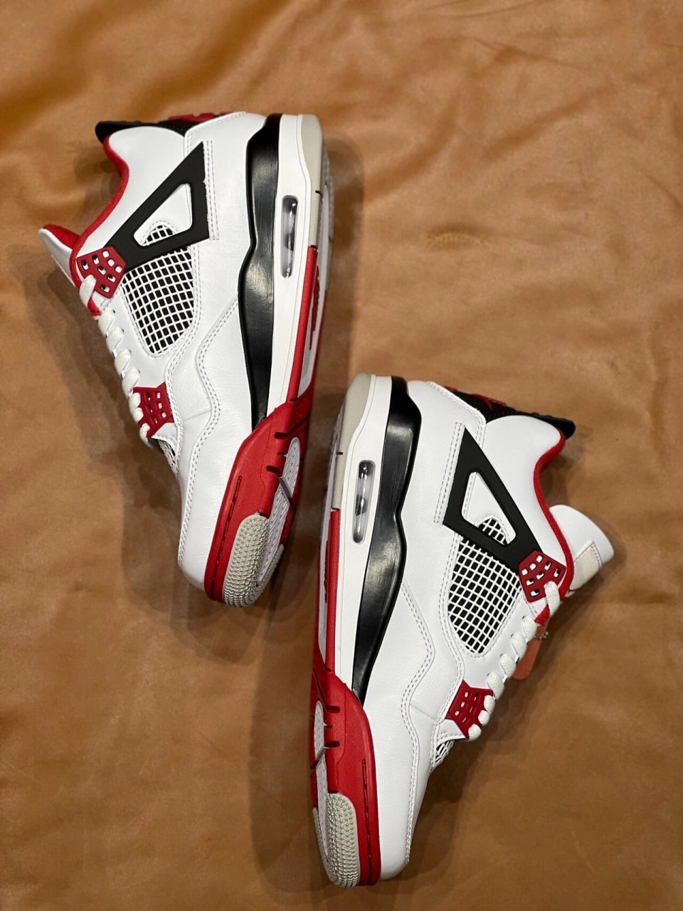 aj4火焰红 aj4的经典配色 尺码 40 40.5 41 42 42.5 43 44 44.