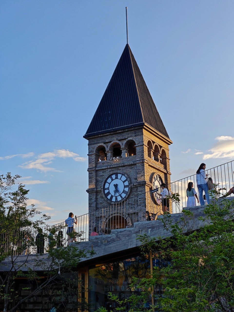 烟火气的个旧,蒙自游(小众路线)之三 10月3号,早上换好汉服在将军府