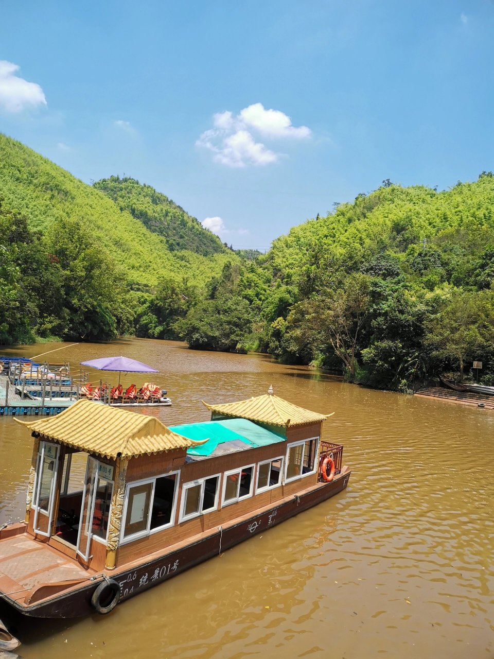 【停车场】 统景温泉景泉路停车场地面停车场(温泉中心与游船售票处