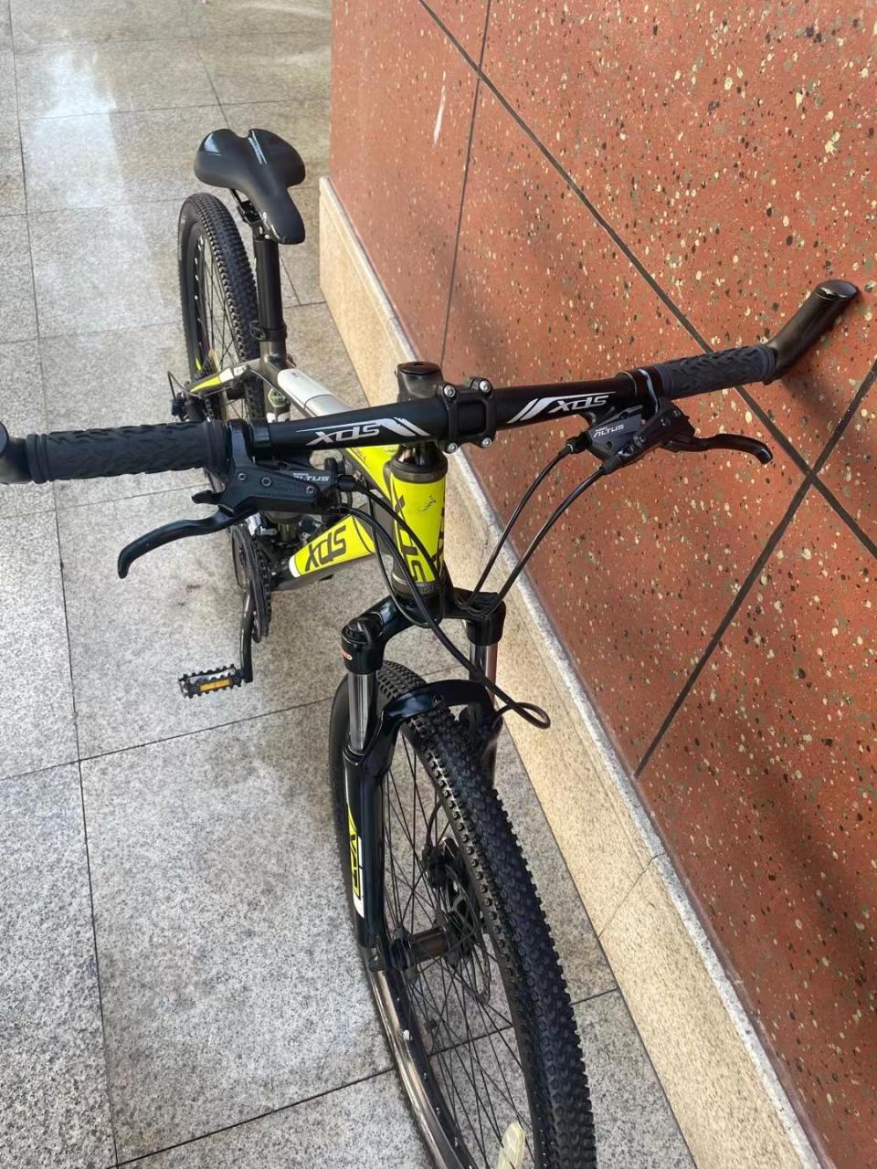 喜德盛逐日700a,27速油刹,15车架,成色很新,1300