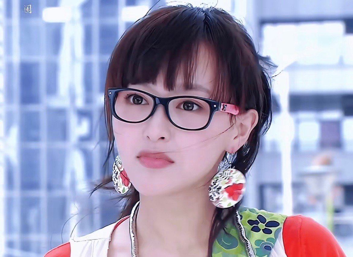 现在算是知道明媚甜妹多难演了,唐嫣演技不做作,非常自然!
