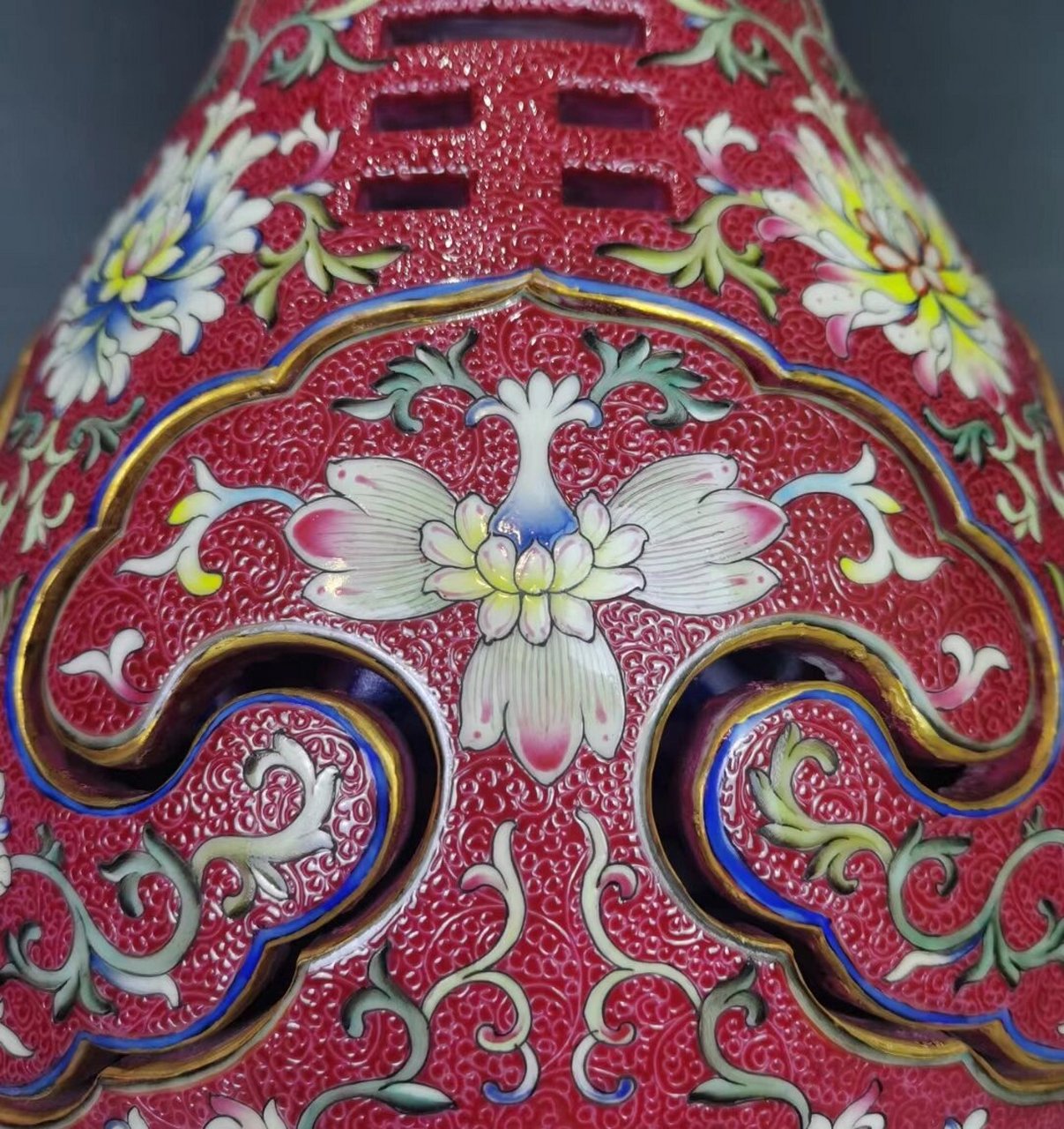 乾隆洋彩交泰转心瓶 乾隆高货重器放漏,喜欢联系.