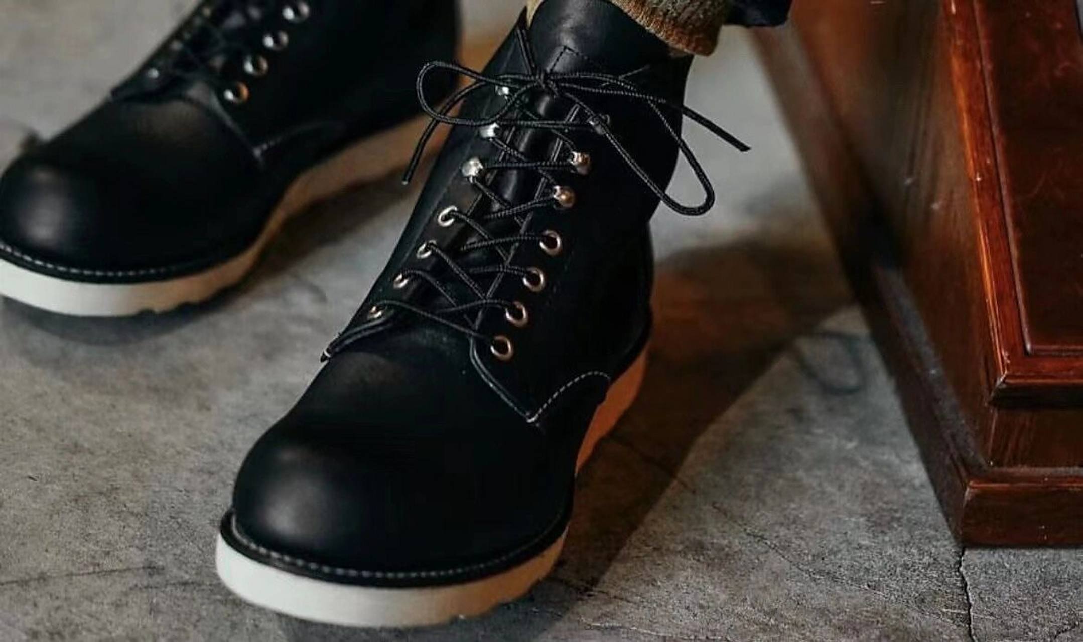 红翼redwing 8165 fs               大黑狗来了,还是喜欢8165,9870